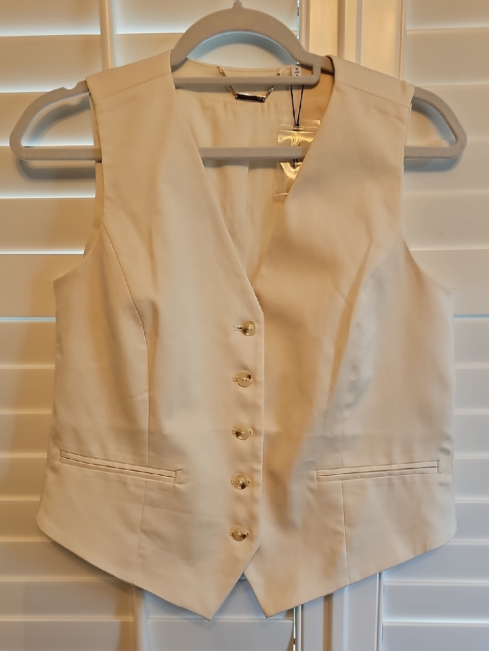 Chico's Classic English Cream Women's Button Vest